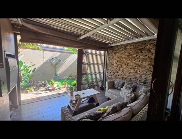 2 BEDROOM TOWNHOUSE FOR SALE IN BARDENE